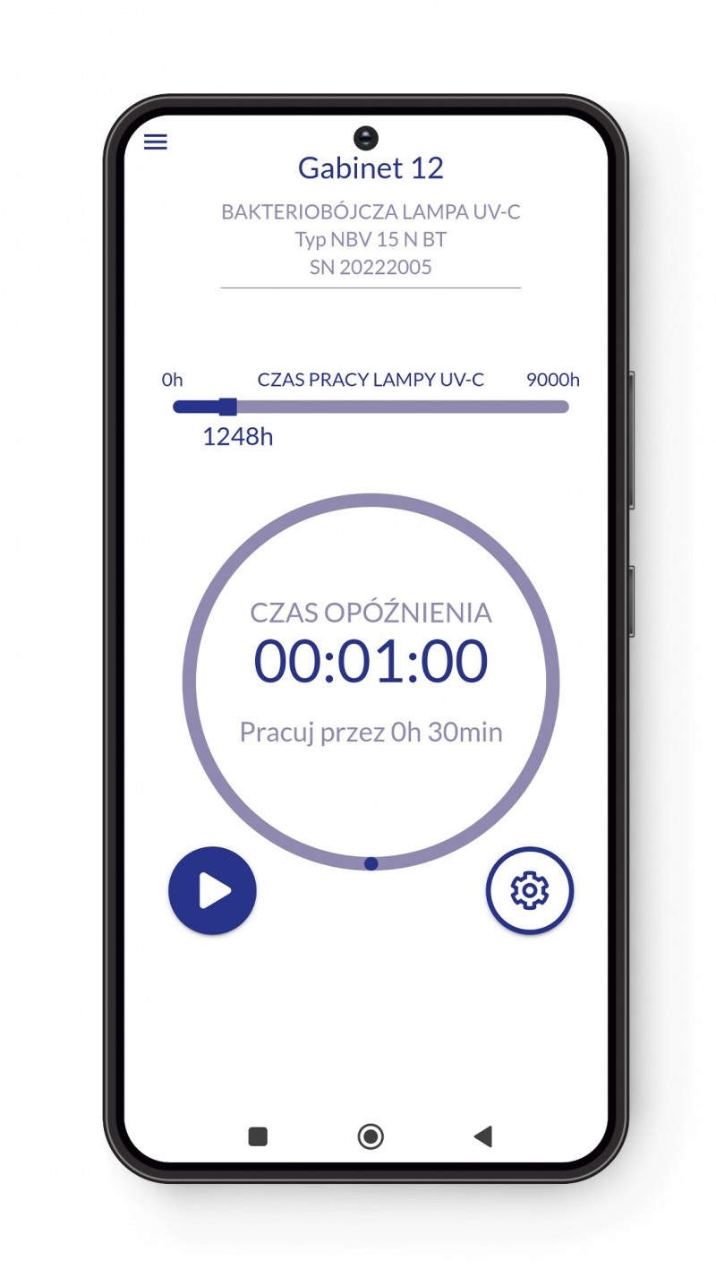 Ekran NBV App pokazujący licznik godzin pracy promienników oraz konfigurację opóźnienia startu i czasu dezynfekcji.